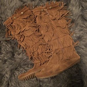Minnetonka fringe boots